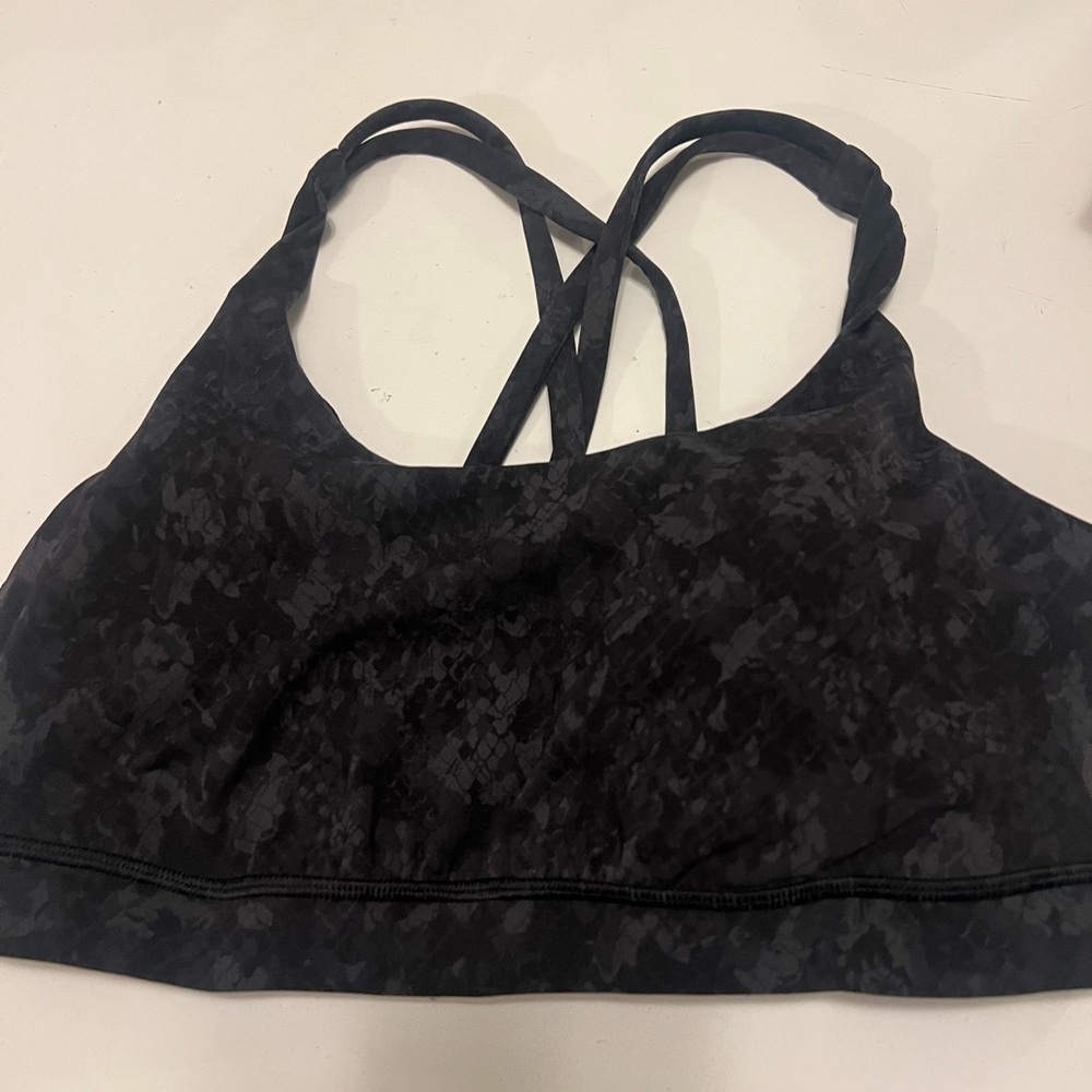 Lululemon energy bra medium support B-D cups Sz 10 pads - Picture 4 of 11